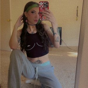 Meet your Posher, Adrianna